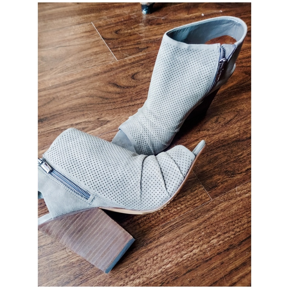 Vince Camuto Kentvi Sandal